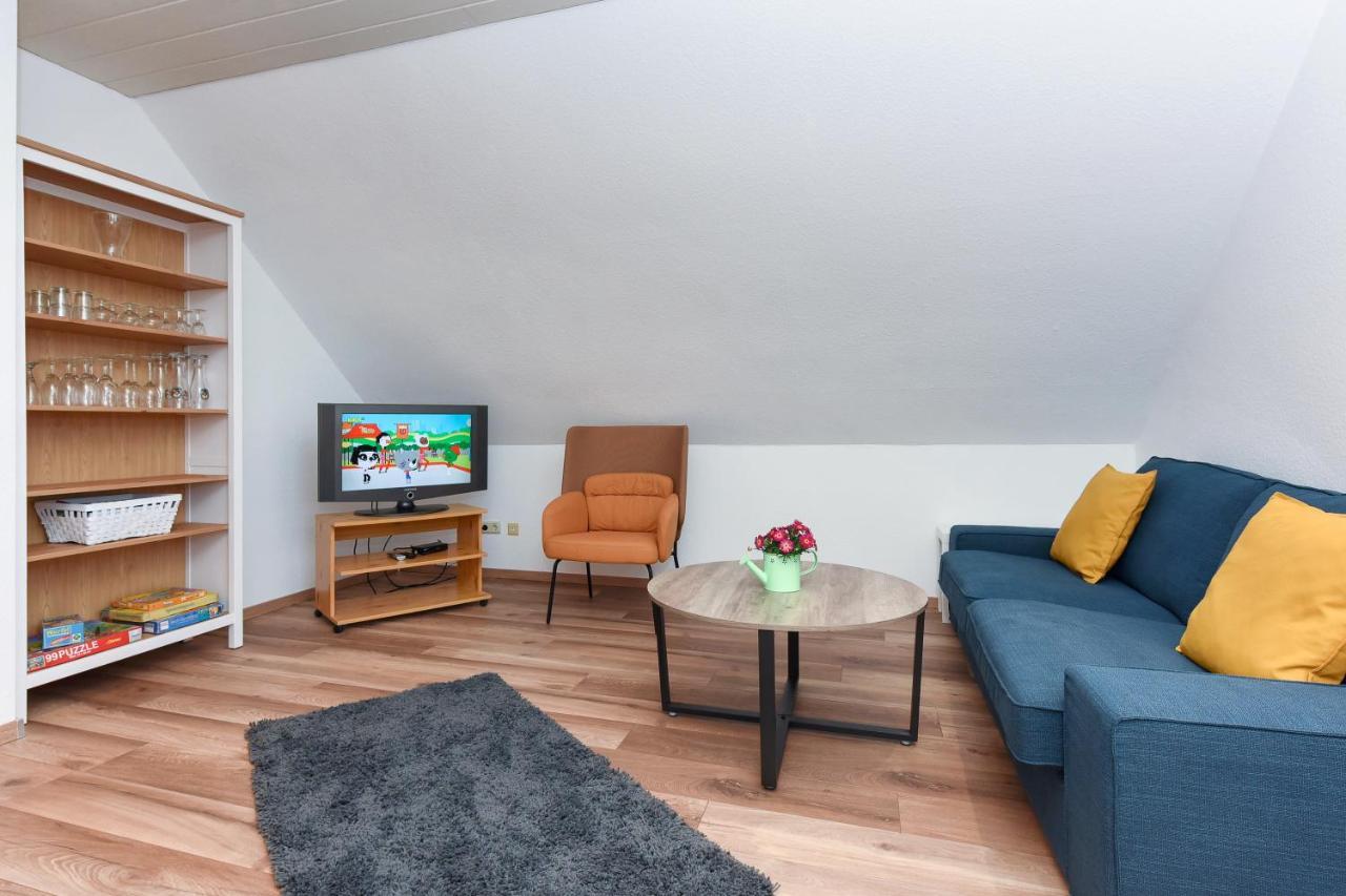 Ferienwohnung Wattgefluester Esens Exterior photo
