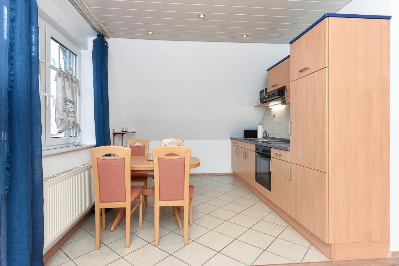 Ferienwohnung Wattgefluester Esens Exterior photo